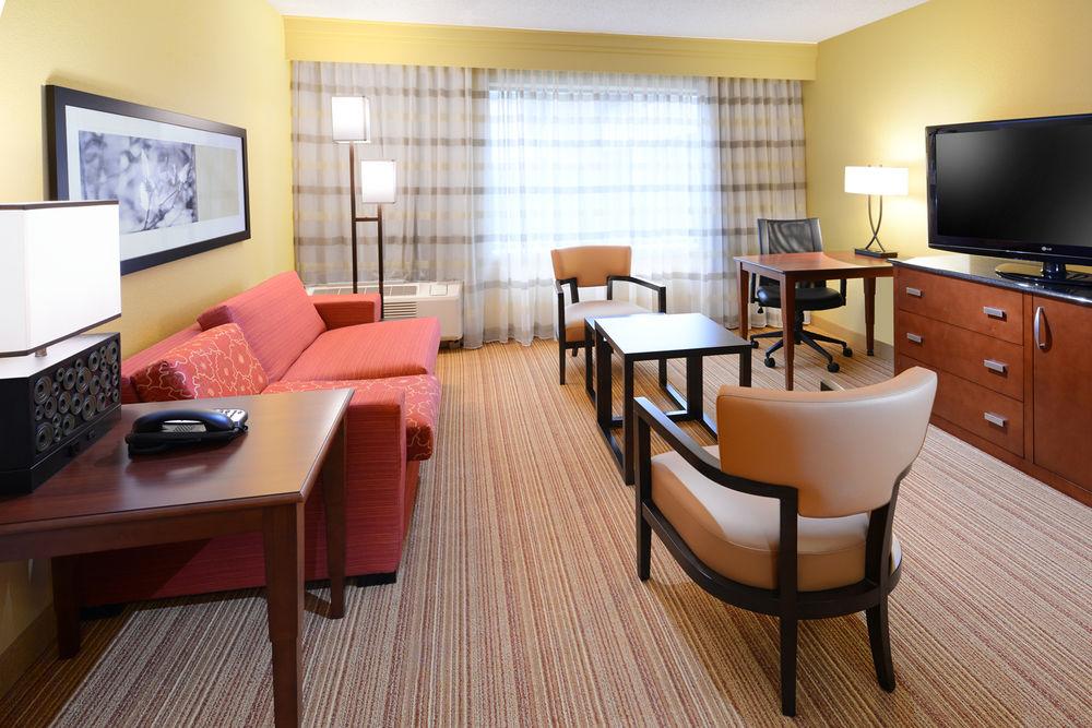 Courtyard By Marriott Dallas Plano In Legacy Park Buitenkant foto