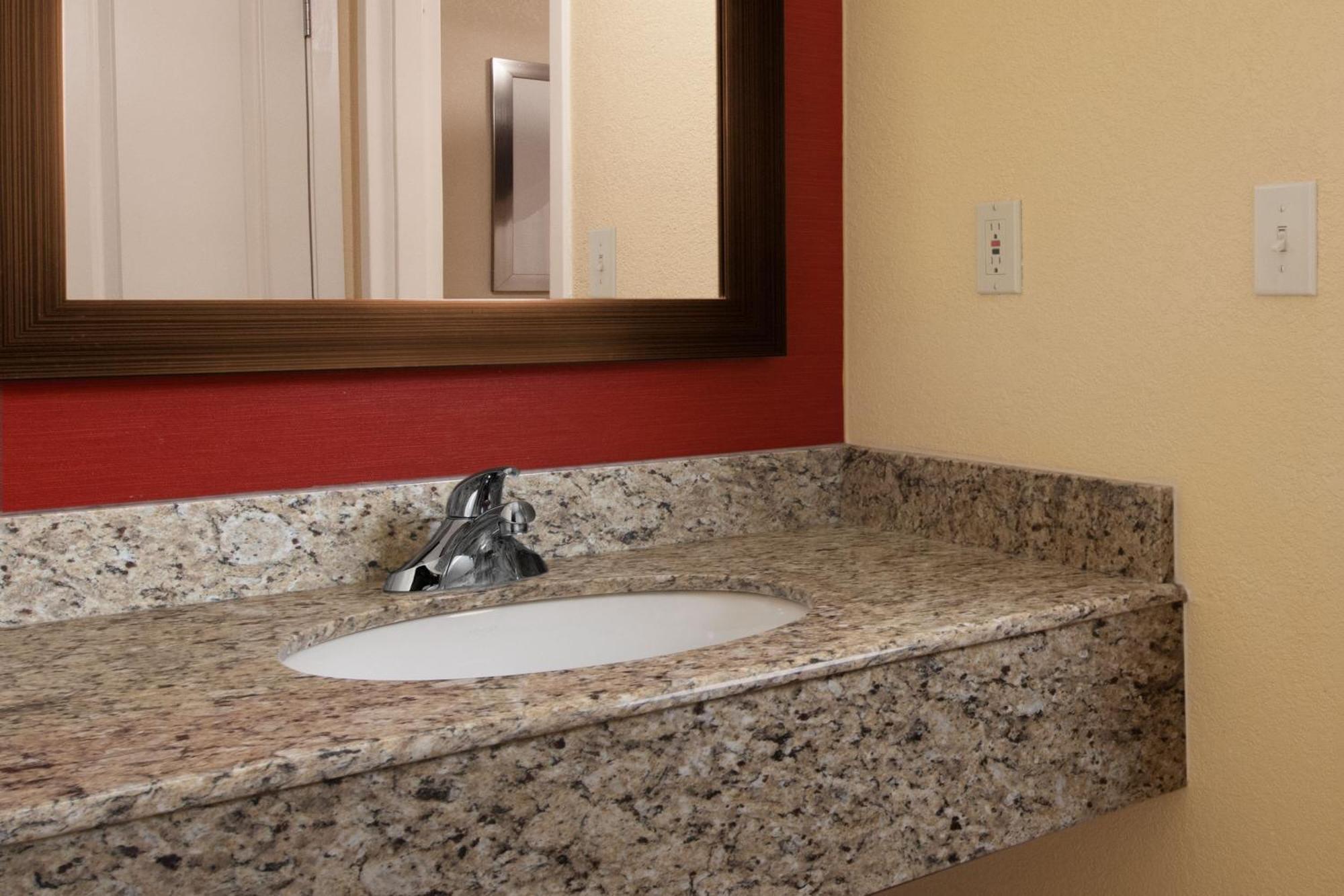 Courtyard By Marriott Dallas Plano In Legacy Park Buitenkant foto